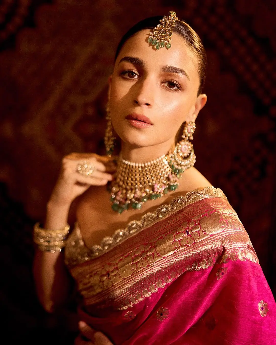 Alia Bhatt Wearing Beautiful Earrings Jewellery Pink Saree